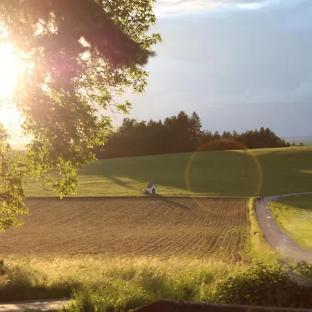 Bio Erlebnis Bauernhof Voit * Sochtenau